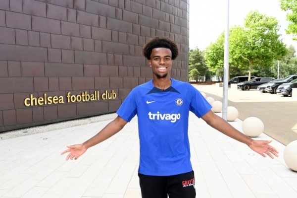 Desky: Leipzig has begun negotiations to introduce Chuk Umeka and is willing to sell Simmons